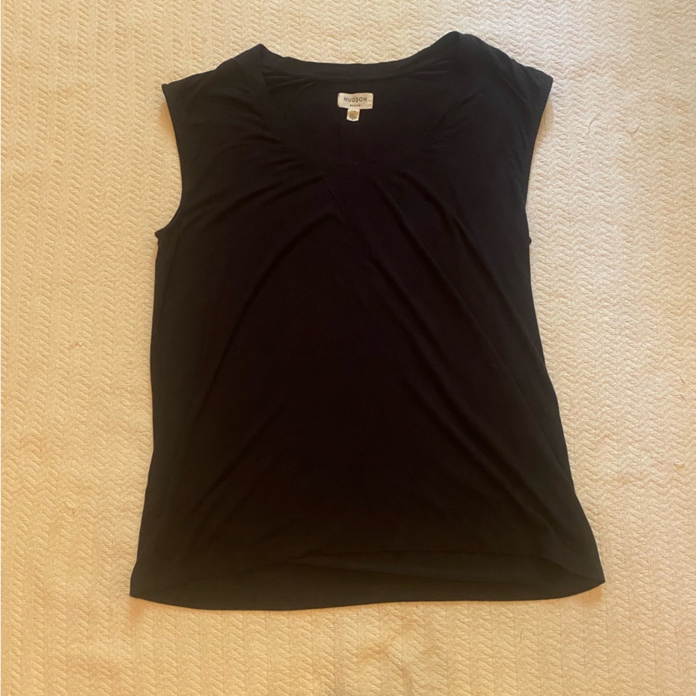 Hudson North Black Top